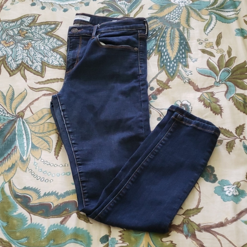 Dark, stretch skinny jeans